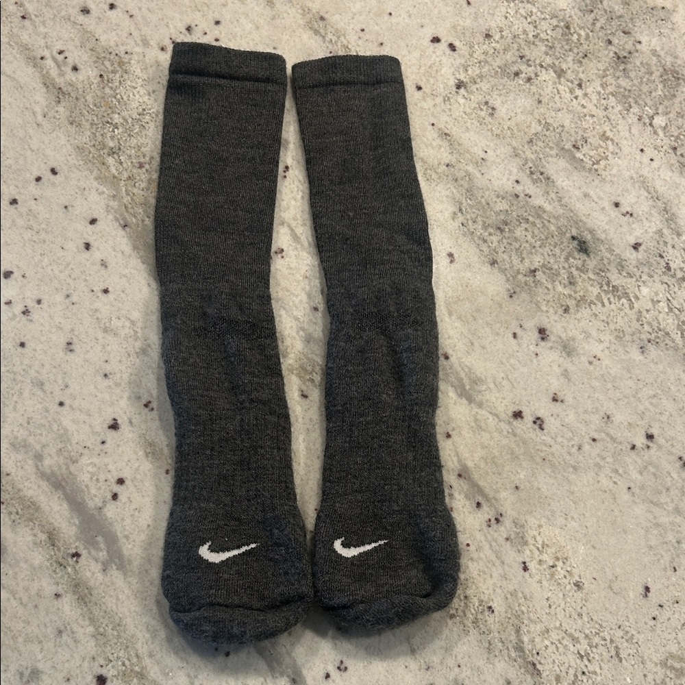 Nike Men's Gray Athletic Socks Large